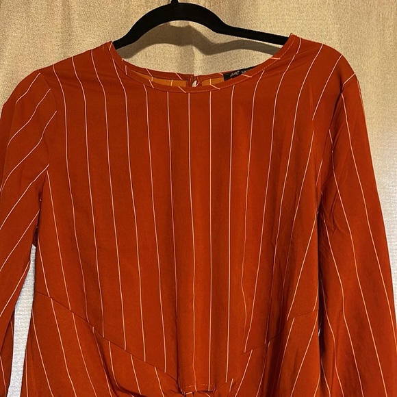 Knotted Blouse - Picture 1 of 2